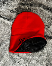 Laden Sie das Bild in den Galerie-Viewer, SILK LINED BEANIE