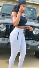 Cargar imagen en el visor de la galería, WOMENS FIT ME JOGGERS